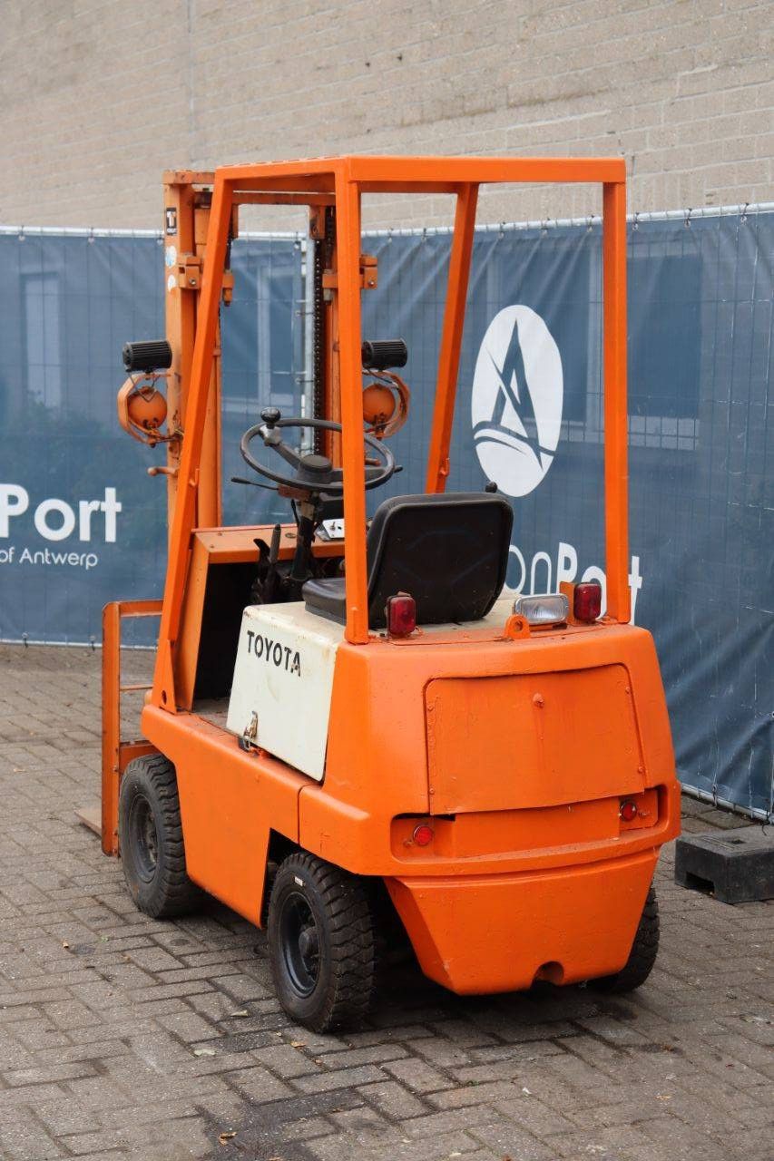 Toyota 2F6L9 Electric Forklift 900kg 3.0m