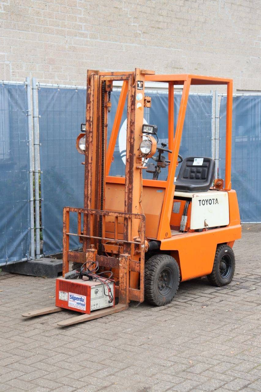 Toyota 2F6L9 Electric Forklift 900kg 3.0m