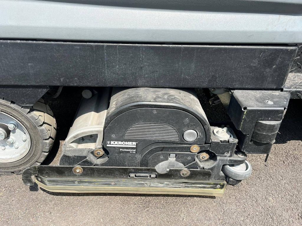 Karcher B 250 R120 Electric Scrubber/Vacuum 2019 with integrated sweeping function