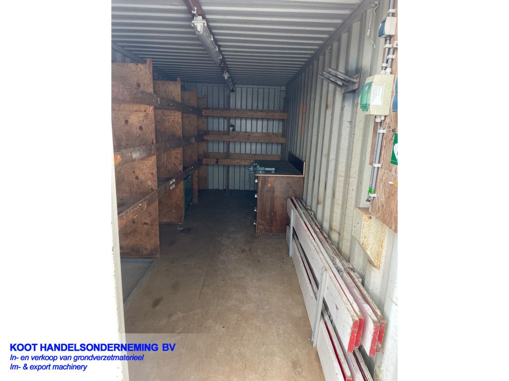 8x 20FT Containers