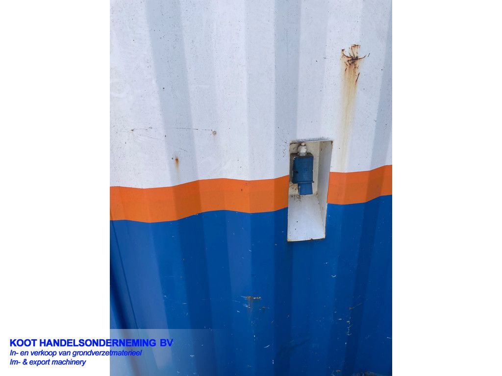 8x 20FT Containers