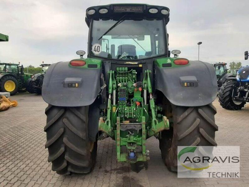John Deere 6215 R