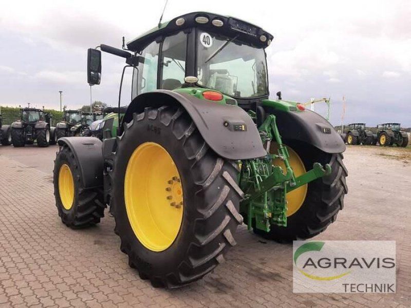 John Deere 6215 R