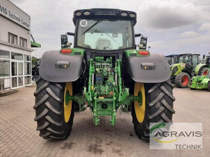 John Deere 6215 R