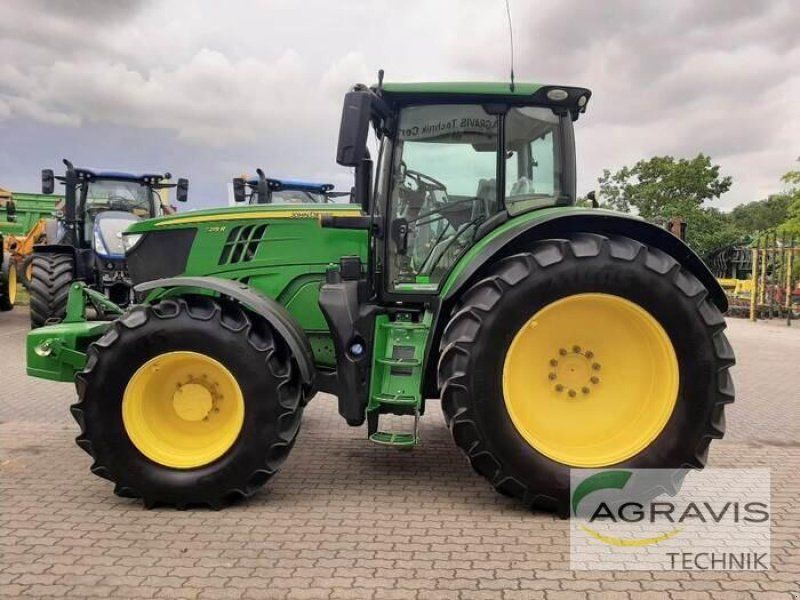 John Deere 6215 R