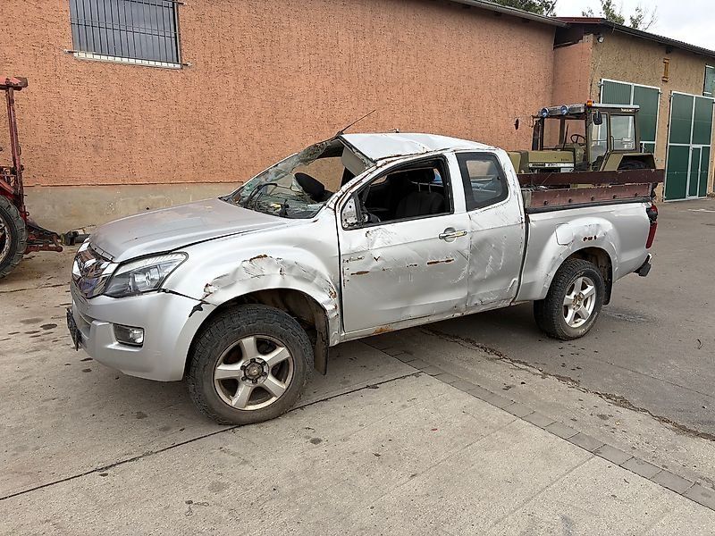 Isuzu D-Max Pick Up Unfallschaden