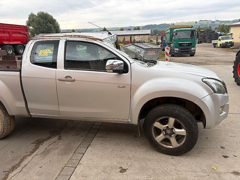 Isuzu D-Max Pick Up Unfallschaden