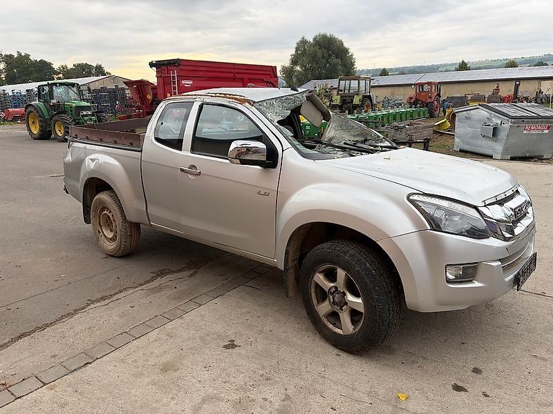 Isuzu D-Max Pick Up Unfallschaden