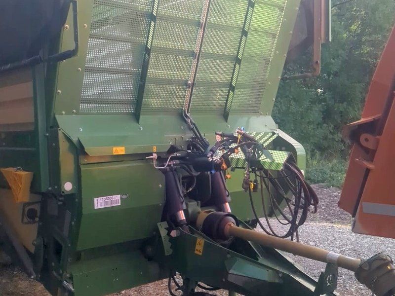 Krone Häckselwagen TX 560, Tridemachse