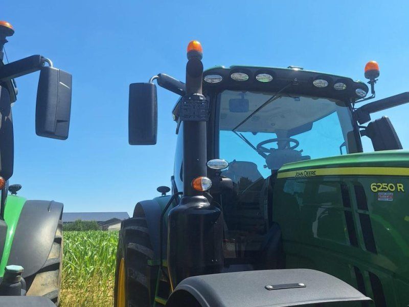 John Deere 6250R