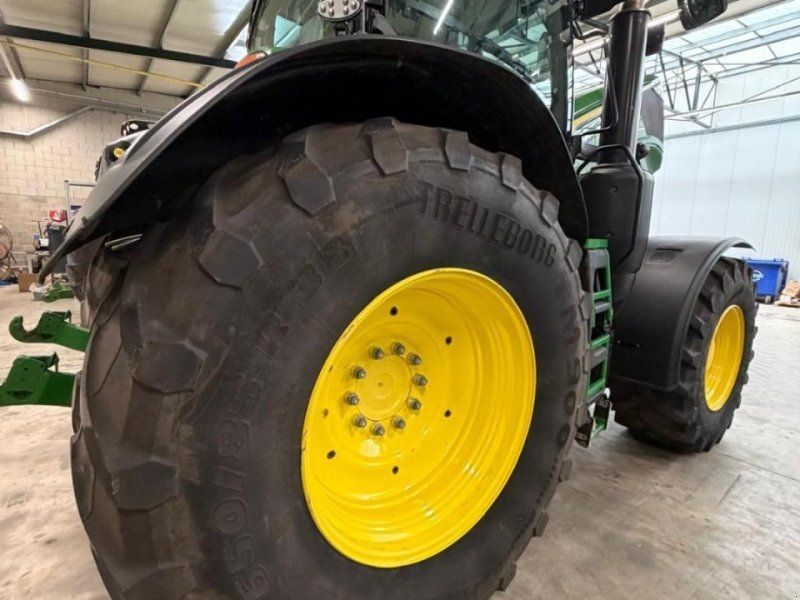 John Deere 6R 230
