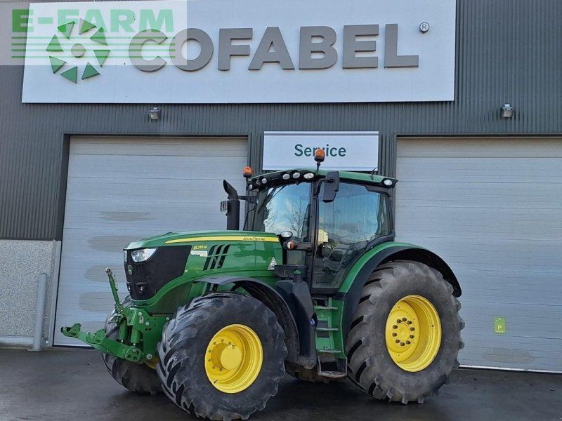 John Deere 6215R