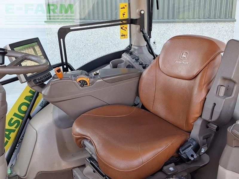 John Deere 6215R
