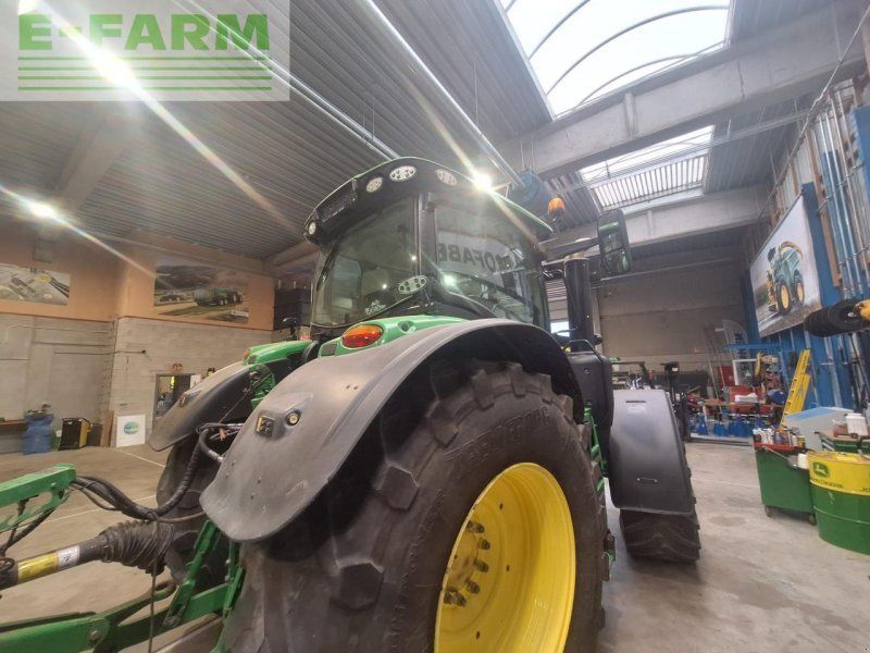 John Deere 6R 230