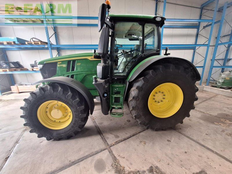 John Deere 6R 230