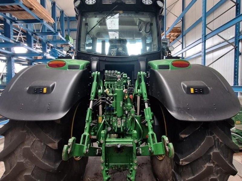 John Deere 6R 230