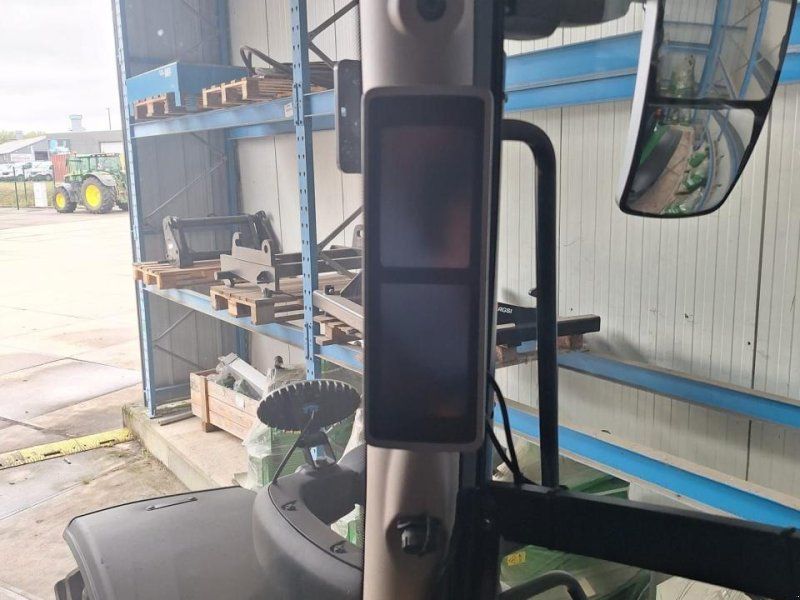 John Deere 6R 230
