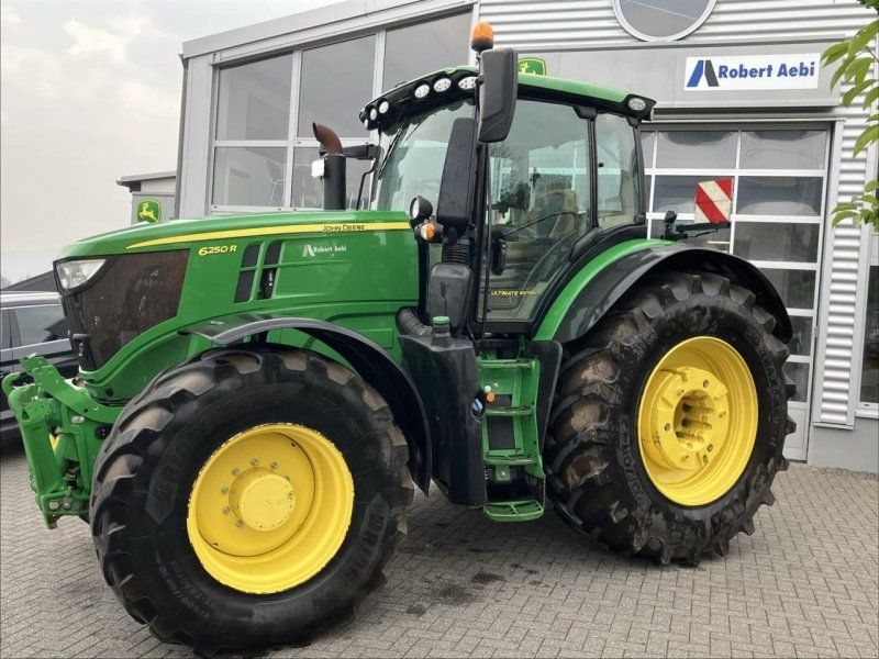 John Deere 6250R