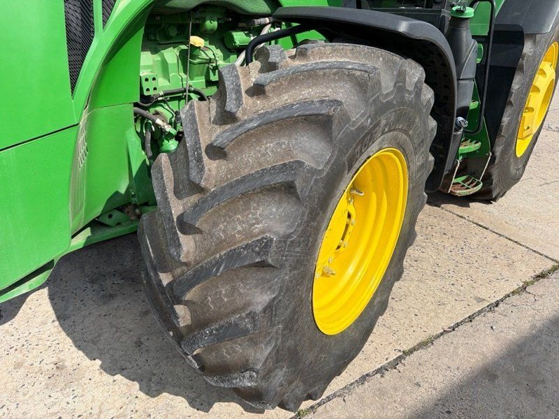 John Deere 8320 R e23