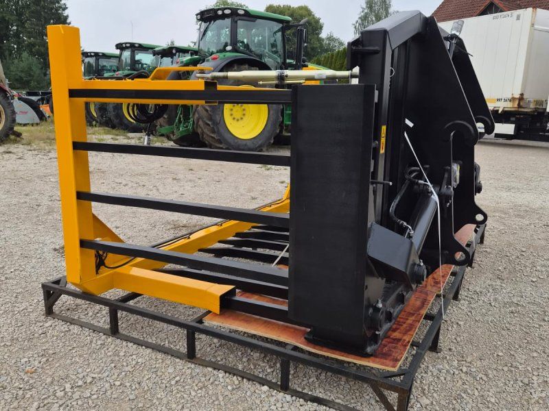 JCB Grüngutgabel 4,40m Mit Volvo Aufnahme
