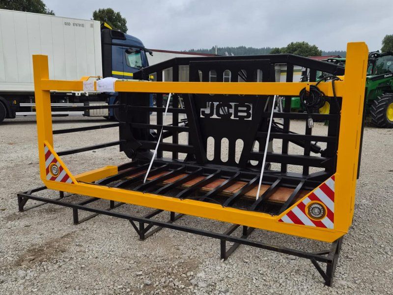 JCB Grüngutgabel 4,40m Mit Volvo Aufnahme
