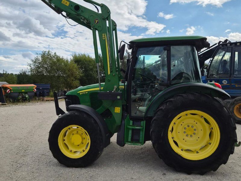 John Deere 5070 M