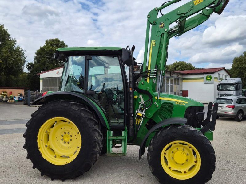 John Deere 5070 M