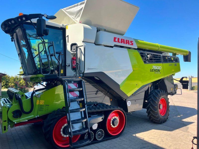 Claas Lexion 7600 TT mit Vario 930