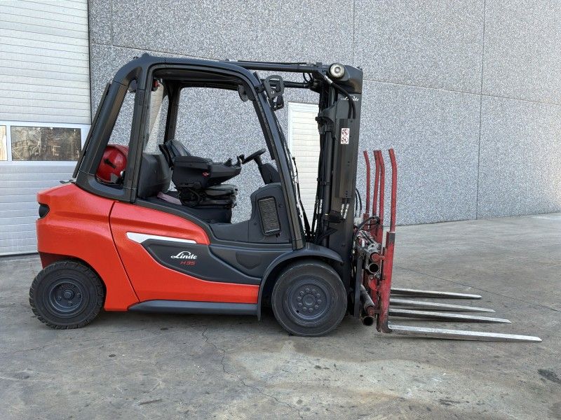 2021 Linde H35T heftruck met dubbele vork