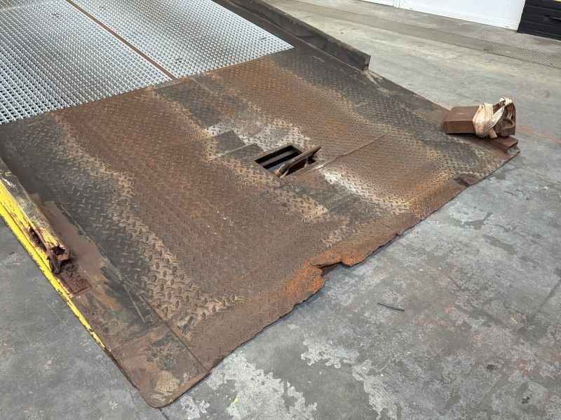 Mobile loading dock