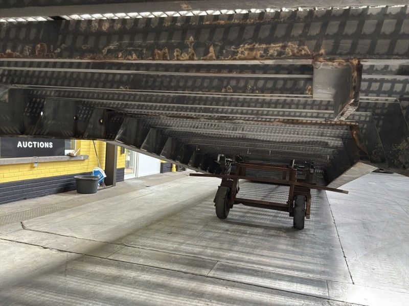 Mobile loading dock