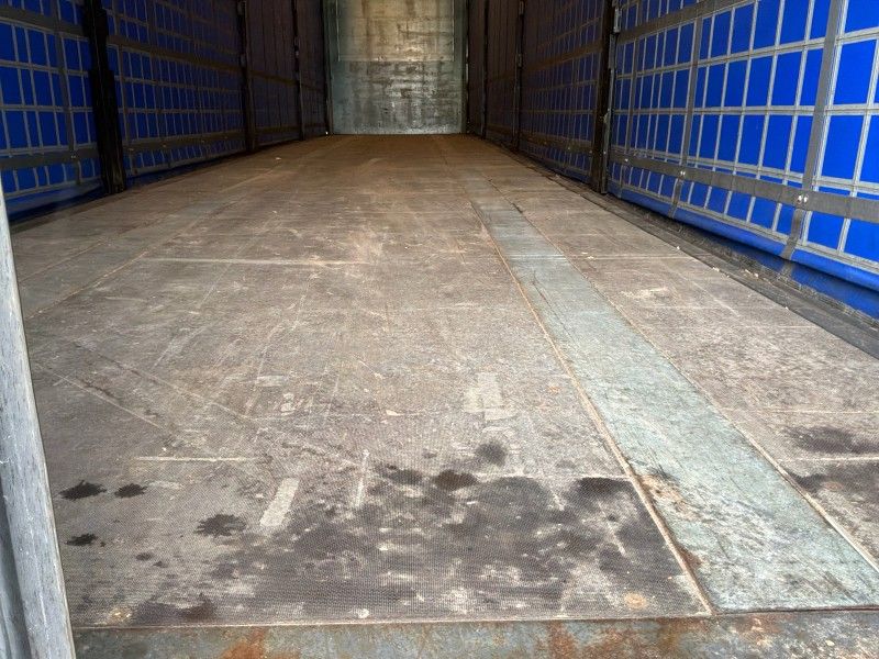 2017 Kögel Mega S-24-1 Curtainsider Trailer