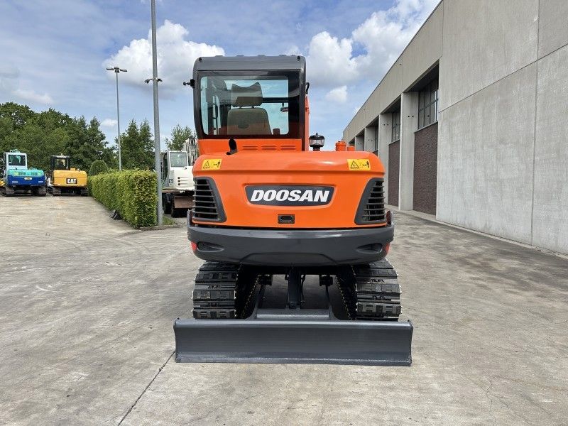 2017 Doosan DX55-9C Midigraafmachine