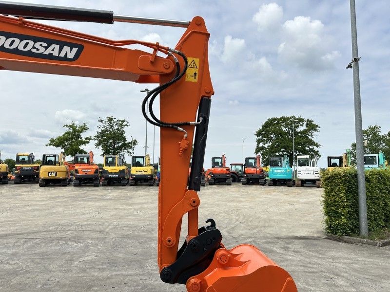 2017 Doosan DX55-9C Midigraafmachine