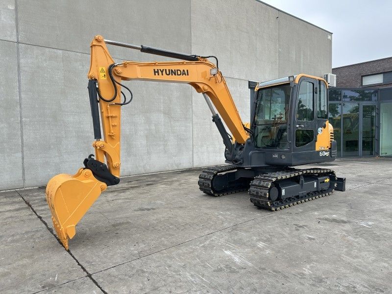 2016 Hyundai R60VS Mid-Size Excavator