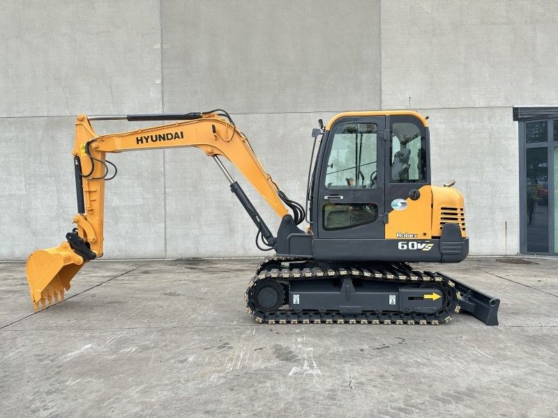 2016 Hyundai R60VS Mid-Size Excavator