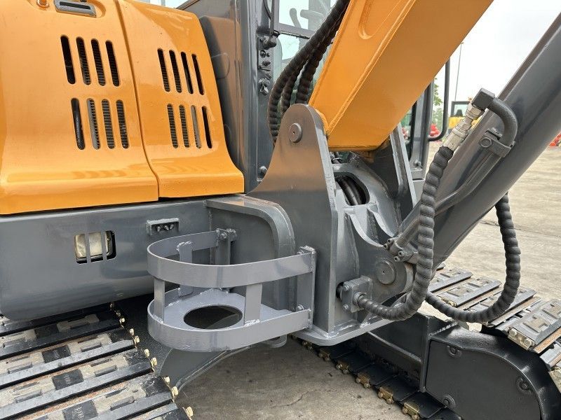 2016 Hyundai R60VS Mid-Size Excavator