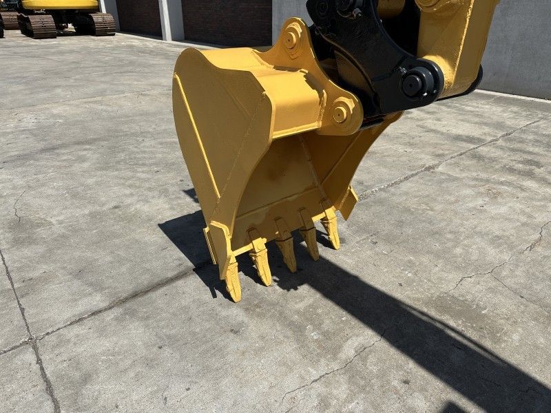 2010 Komatsu PC40MR-1 Mid-Size Excavator