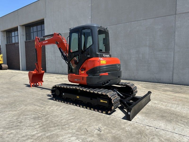 Kubota KX155-3SZ Mid-Size Excavator