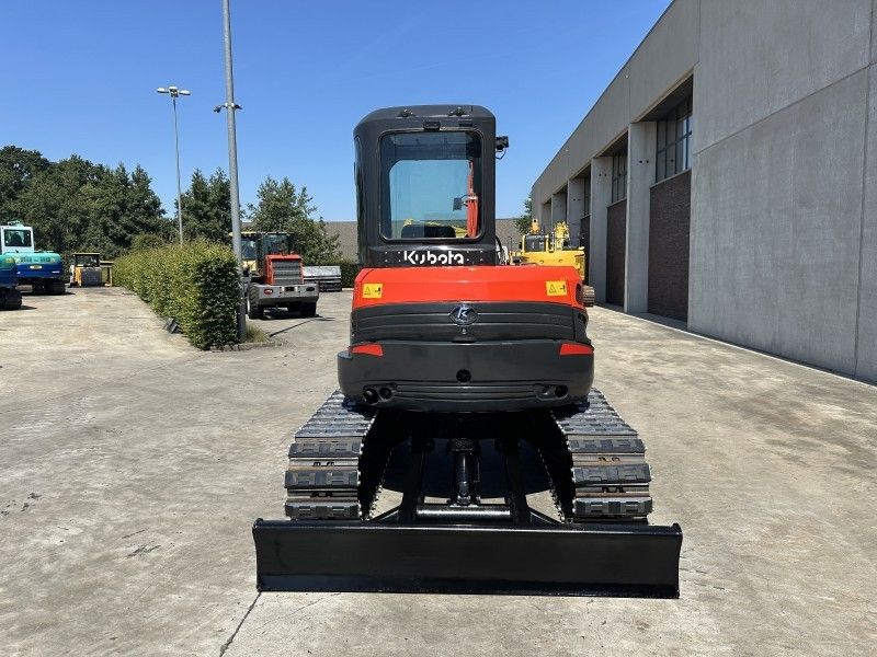 Kubota KX155-3SZ Mid-Size Excavator
