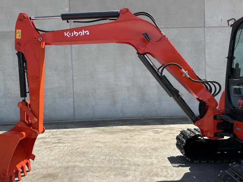 Kubota KX155-3SZ Mid-Size Excavator