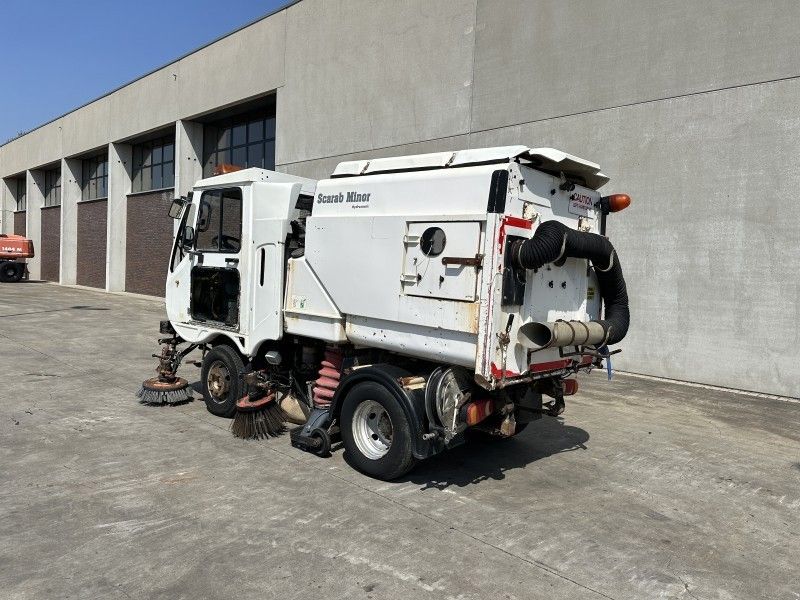 2005 Scarab Sweeper Truck
