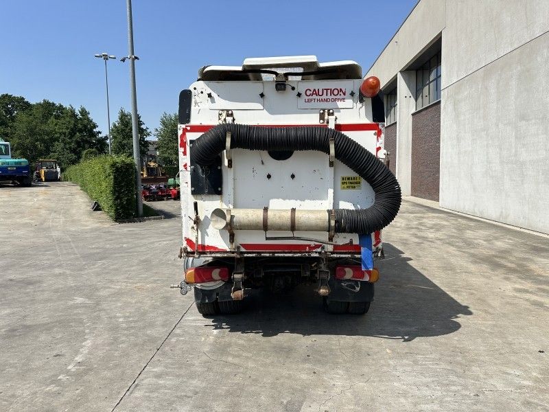 2005 Scarab Sweeper Truck
