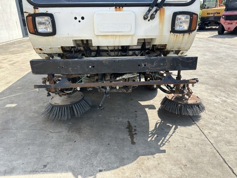 2005 Scarab Sweeper Truck