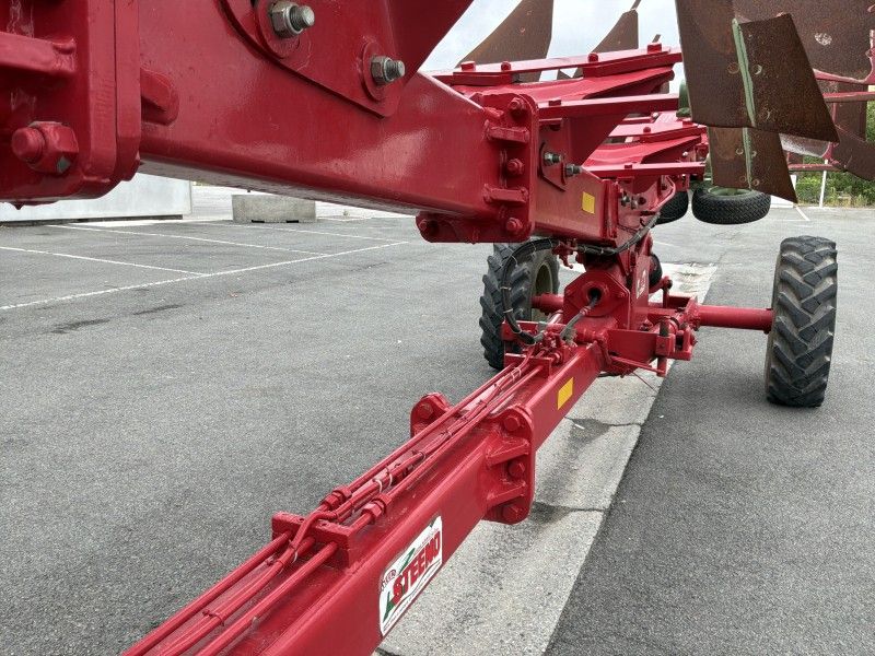 2022 Steeno 8SPSB 8-furrow plow