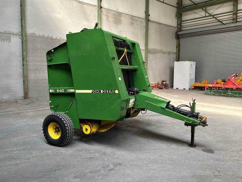 John Deere 540 Round Baler