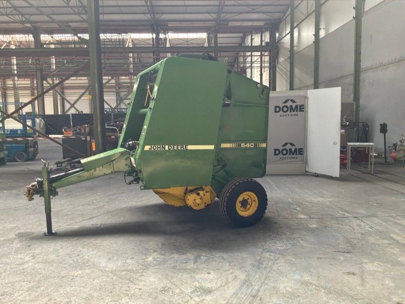 John Deere 540 Round Baler