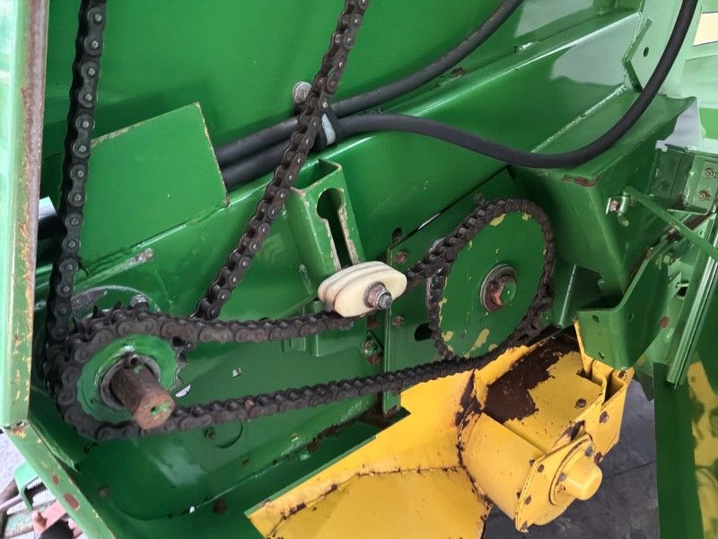 John Deere 540 Round Baler