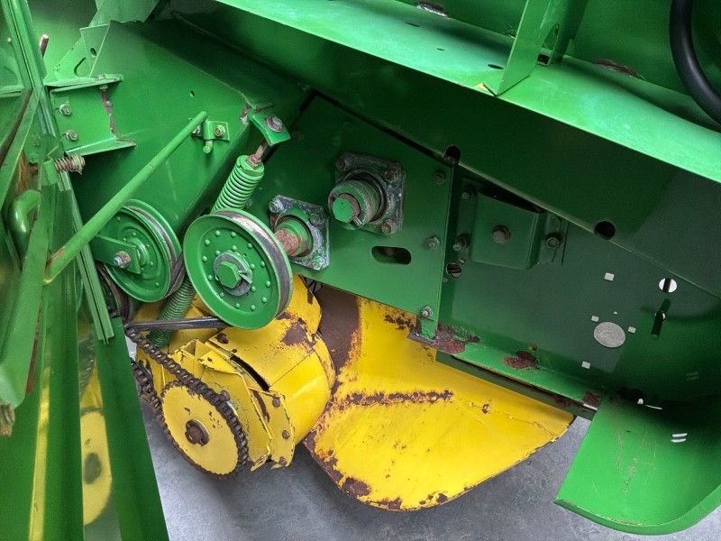 John Deere 540 Round Baler