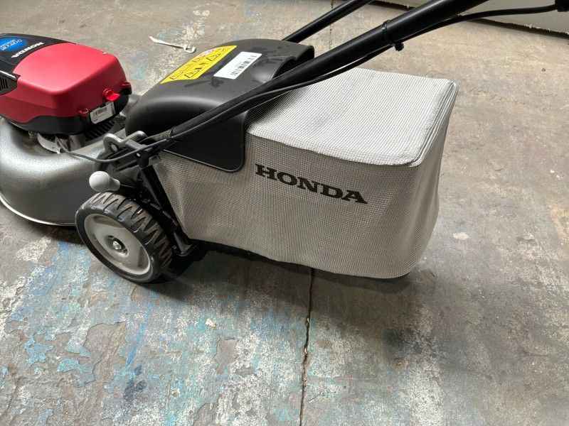 2020 Honda HRG416 XB Battery-Powered Lawn Mower (Unused)